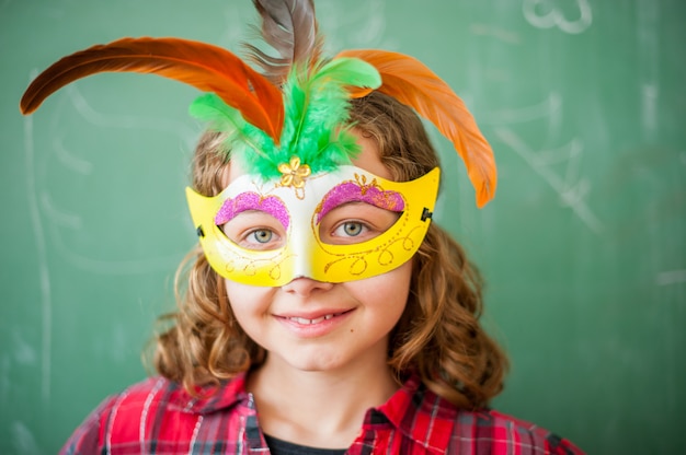 Bambino felice a scuola