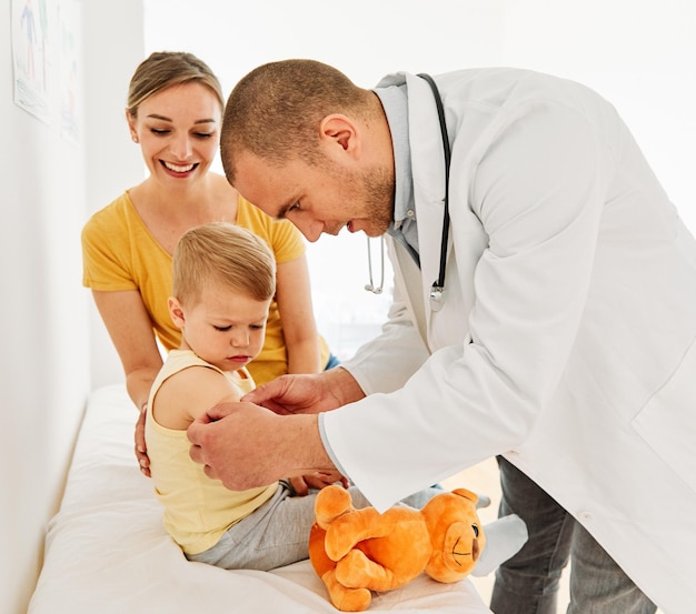 Bambino medico ospedale paziente medico infermiera medicina salute donna ragazzo cura sanità pediatra