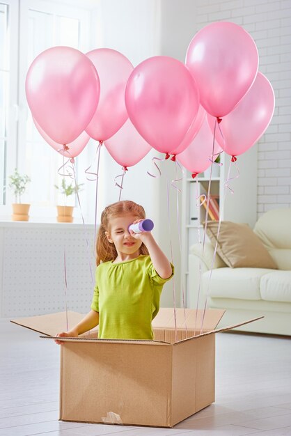 Bambino per prepararsi al viaggio