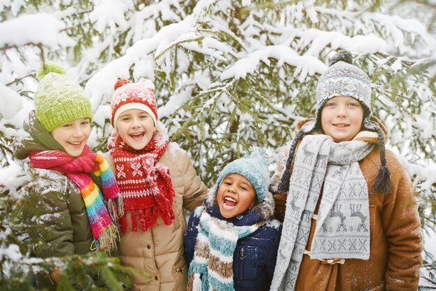 bambino stagione foresta gennaio adorabile