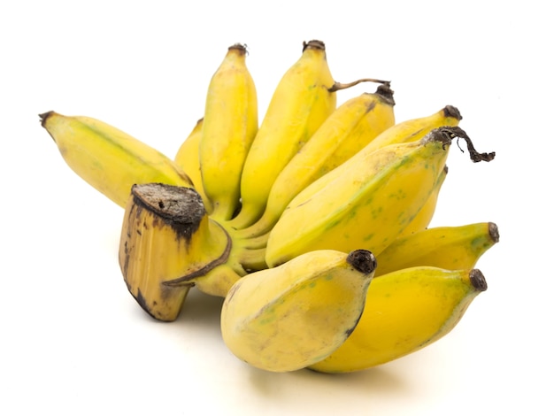 Banana coltivata matura su una priorità bassa bianca