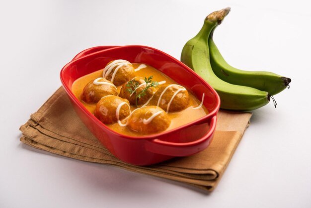 Banana Kofta al curry noto anche come Kachche Kele Ke Kofte in India