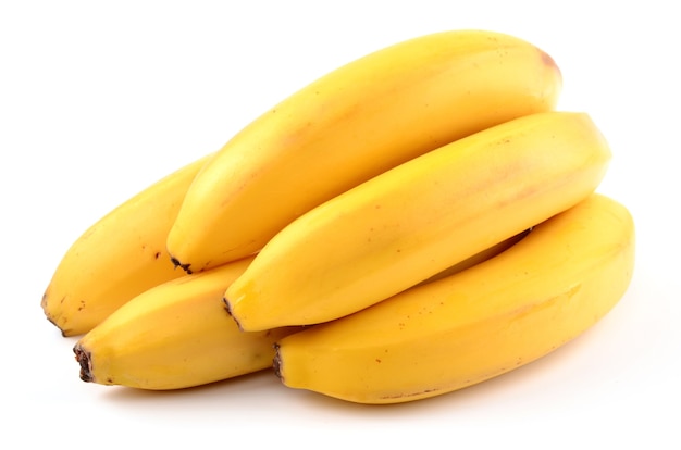 Banane fresche e sane isolate su bianco