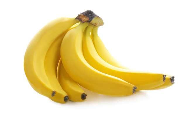 Banane mature su sfondo bianco