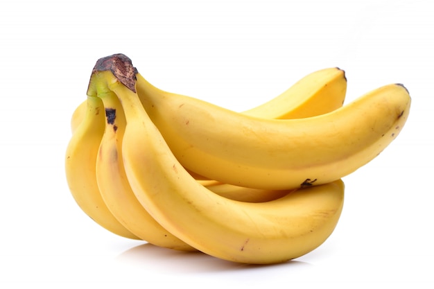 Banane su un bianco isolato