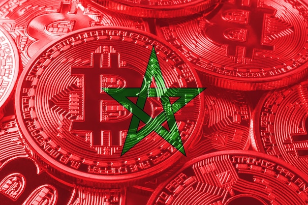 Bandiera bitcoin del Marocco, sfondo nero del concetto di criptovaluta bandiera nazionale