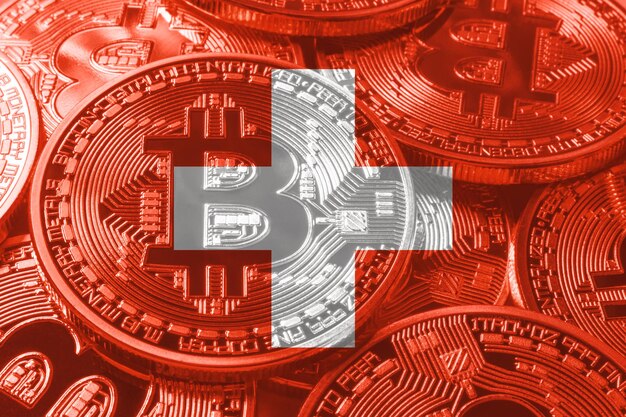 Bandiera bitcoin Svizzera, bandiera nazionale criptovaluta concetto sfondo nero