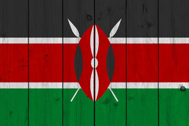 Bandiera del Kenya dipinta su vecchia plancia di legno