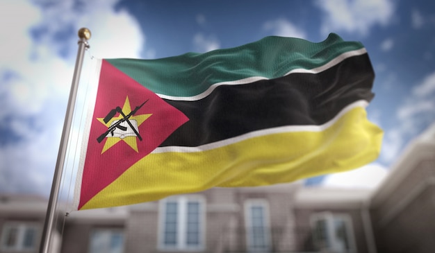 Bandiera del Mozambico 3D rendering sullo sfondo del cielo blu