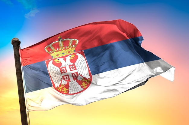 bandiera del paese della serbia, bandiera 3d e sfondo a colori.