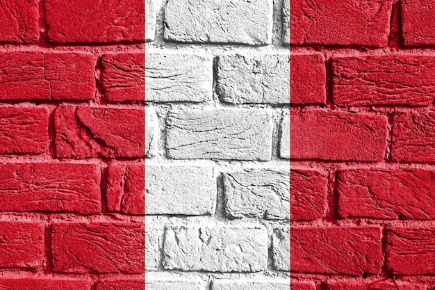 Bandiera del Perù sul muro