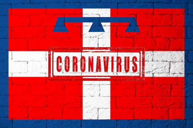 Bandiera delle regioni d'Italia Piemonte con proporzioni originali. timbrato di Coronavirus. struttura del muro di mattoni. Concetto di virus corona. Sull'orlo di una pandemia di COVID-19 o 2019-nCoV.