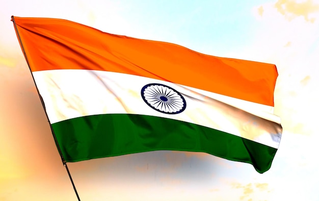 bandiera indiana in 3D e sfondo di nuvole grigie Immagine