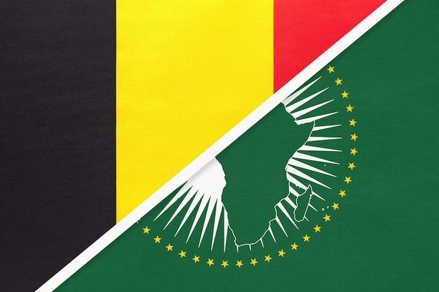 Bandiera nazionale del Belgio e dell'Unione africana dal continente africano tessile rispetto alle bandiere nazionali belghe