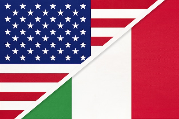 Bandiera nazionale USA vs Italia dal tessile. Rapporto tra paesi americani ed europei.