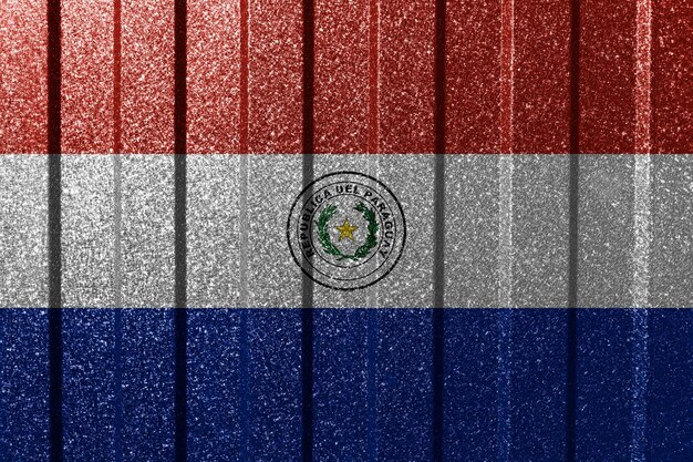 Bandiera testurizzata del Paraguay su parete metallica Sfondo geometrico astratto naturale colorato con linee