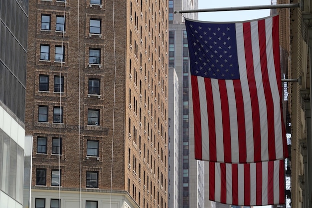 Bandiera usa nella costruzione della torre di briscola di new york