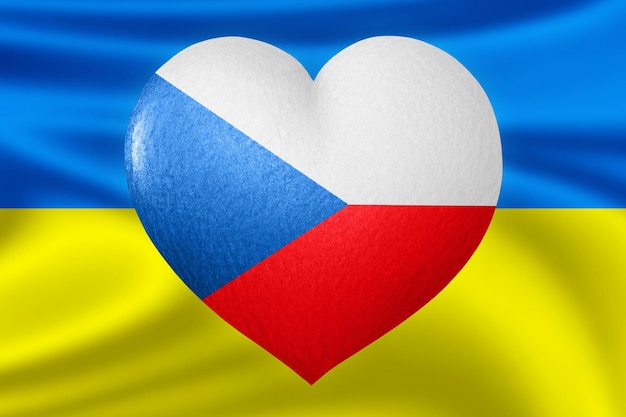 Bandiere dell'Ucraina e della Repubblica Ceca Colore del cuore della bandiera sullo sfondo della bandiera dell'Ucraina