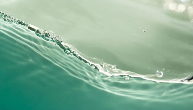 Banner estivo alla moda della natura liquido di menta acquatica sfocato colorato consistenza della superficie dell'acqua limpida