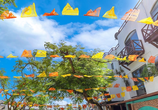 Bar e ristoranti di architettura messicana di Playa del Carmen nel centro storico vicino alla spiaggia dell'oceano