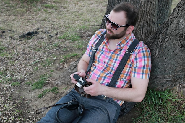 Barba uomo relax albero