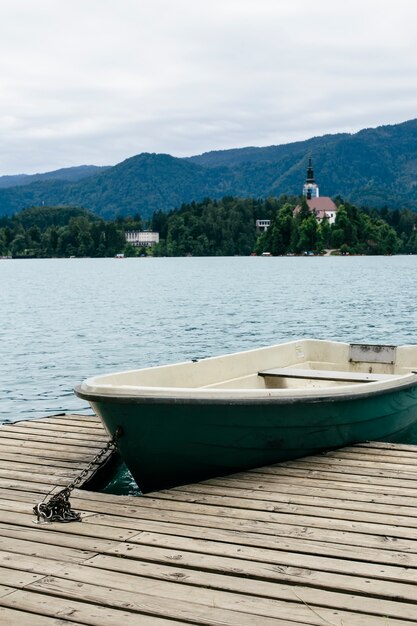 Barca sul lago di Bled in Slovenia