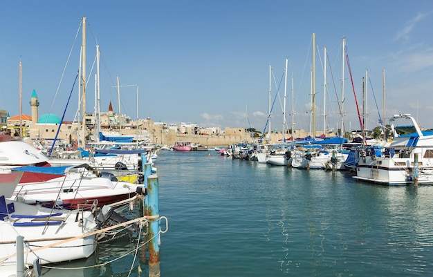 Barche a vela al porto turistico di Akko, Israele