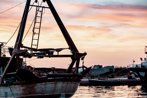 Barche da pesca nel porto di pesca