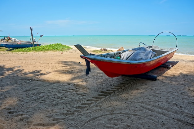 Barche di pescatori in spiaggia