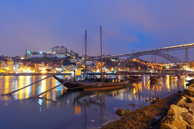 Barche di Rabelo sul fiume Douro, Oporto, Portogallo