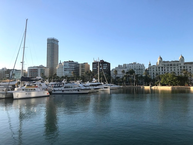 Barche nel porto. Alicante, Spagna