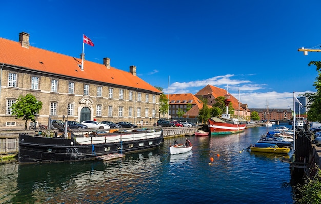 Barche su un canale a Copenaghen