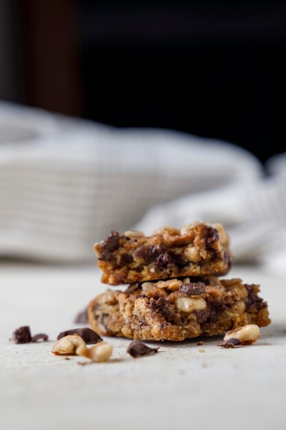 Barretta al muesli con nocciola e cioccolato