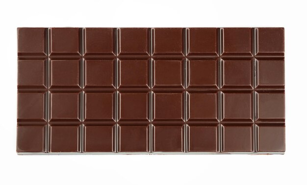 Barretta di cioccolato isolata su bianco