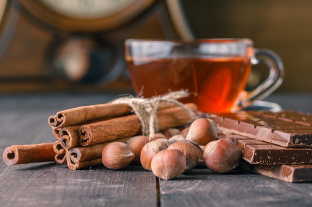 Barrette di cioccolato con nocciole