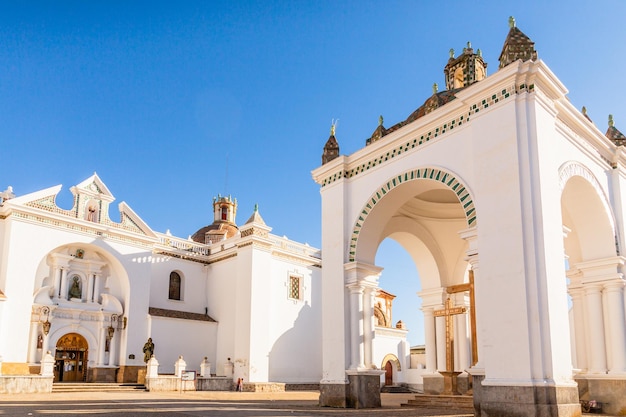 Basilica di nostra signora della cattedrale di Copacabana vista frontale Bolivia