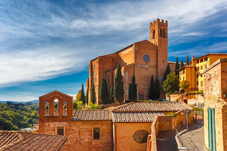 Foto basilica di san domenico a siena, italia