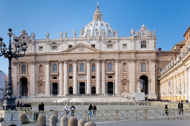 Basilica di San Pietro da piazza Vaticano Italia