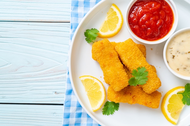 bastoncini di pesce fritto