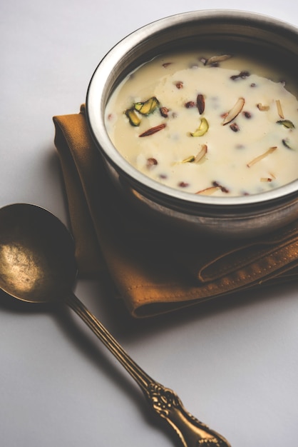 Basundi o Rabri o Rabdi - è un dolce a base di latte condensato e frutta secca