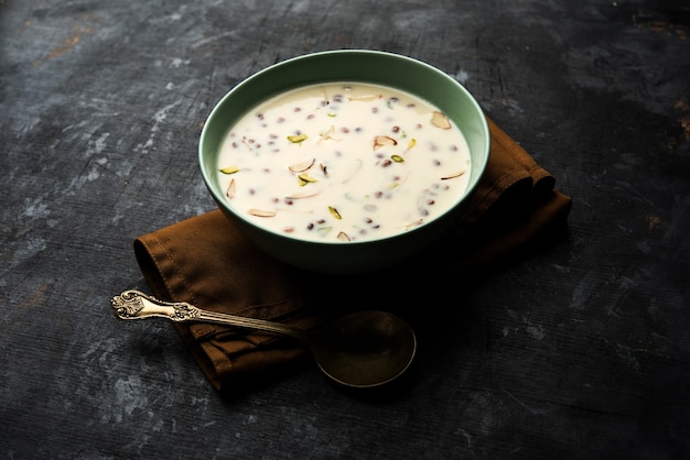 Basundi o Rabri o Rabdi - è un dolce a base di latte condensato e frutta secca