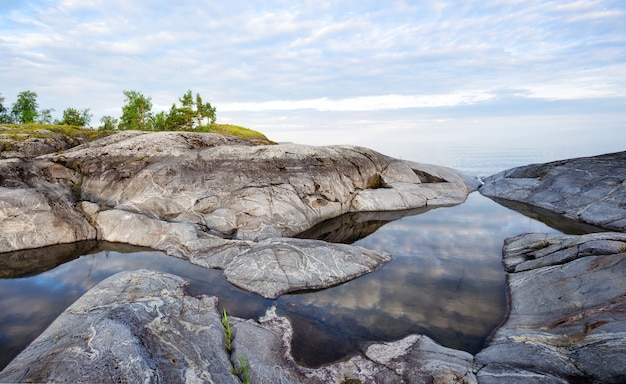 Bay Lake nelle rocce