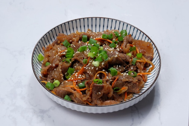 BBQ Bulgogi di manzo coreano con semi di sesamo