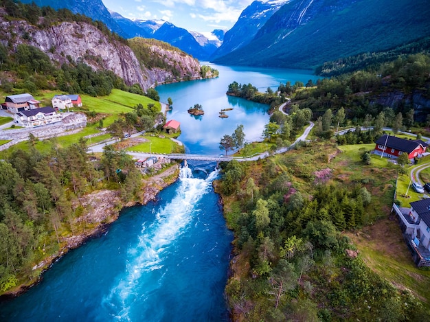 Beautiful Nature Norvegia paesaggio naturale fotografia aerea. lago lovatnet.