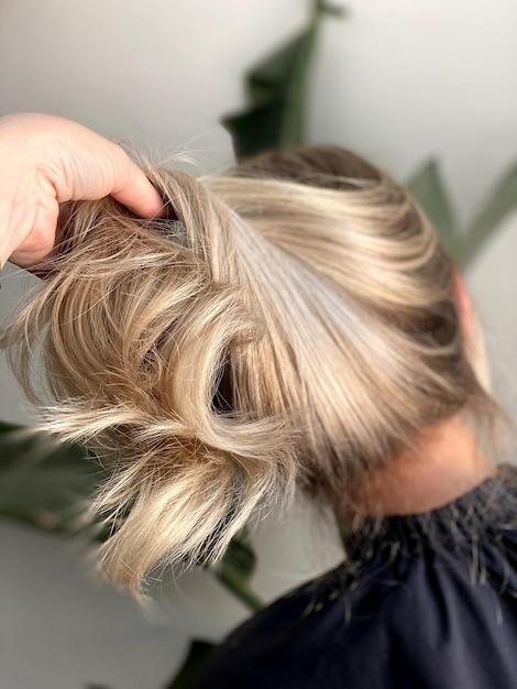 bei capelli tinti capelli in un salone di bellezza bella colorazione dei capelli