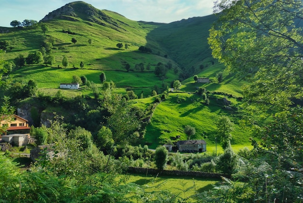 bei paesaggi nelle valli pasiegos cantabria