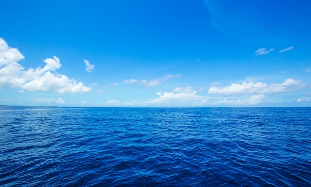 Bel cielo e mare blu