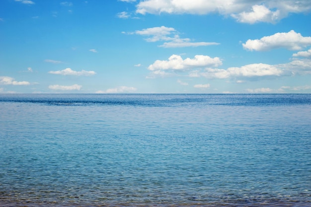 Bel cielo e mare blu