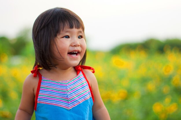 bel sorriso dai bambini asiatici