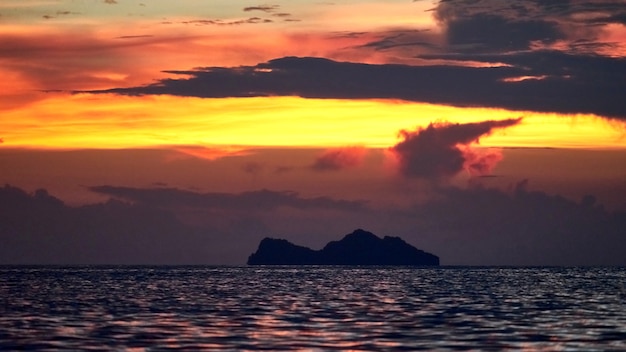 Bel tramonto a Koh Phangan in Thailandia